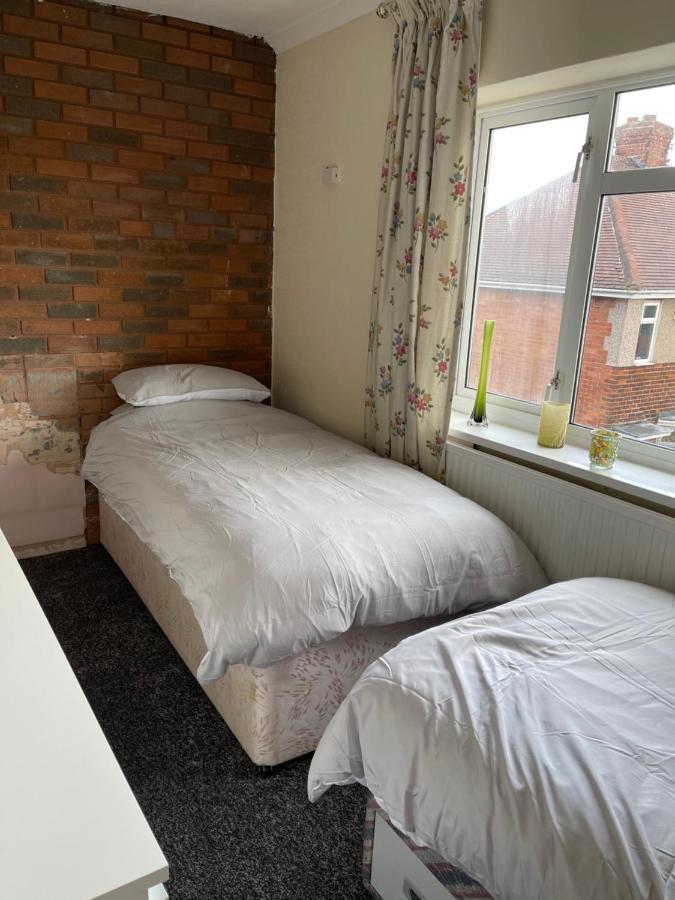 Spacious, Sleeps 17, 3 Bathrooms, Parking, Mansfield Eksteriør bilde