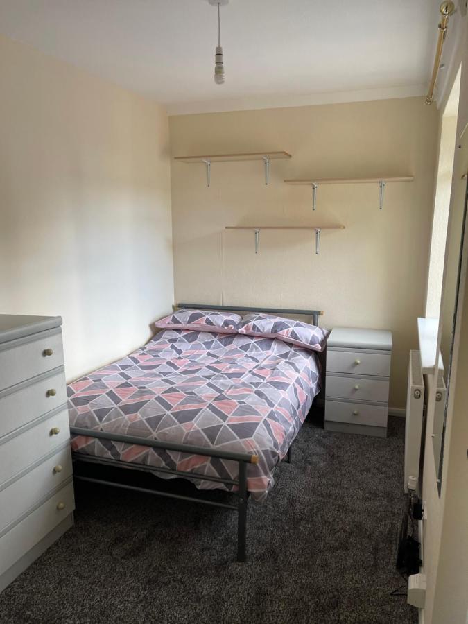 Spacious, Sleeps 17, 3 Bathrooms, Parking, Mansfield Eksteriør bilde