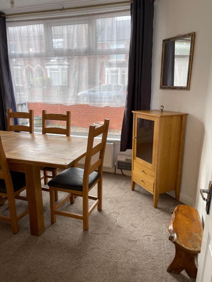 Spacious, Sleeps 17, 3 Bathrooms, Parking, Mansfield Eksteriør bilde
