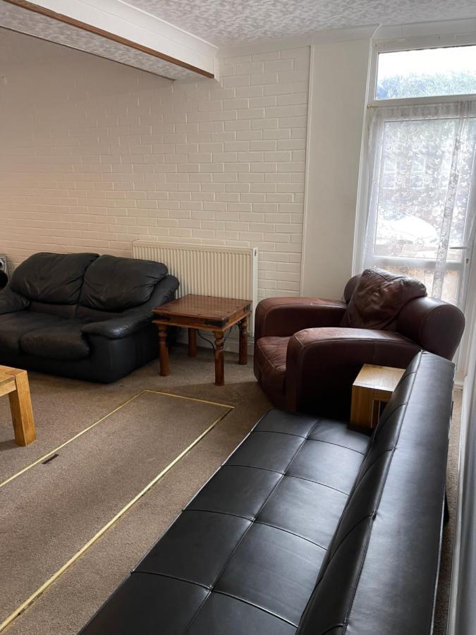 Spacious, Sleeps 17, 3 Bathrooms, Parking, Mansfield Eksteriør bilde