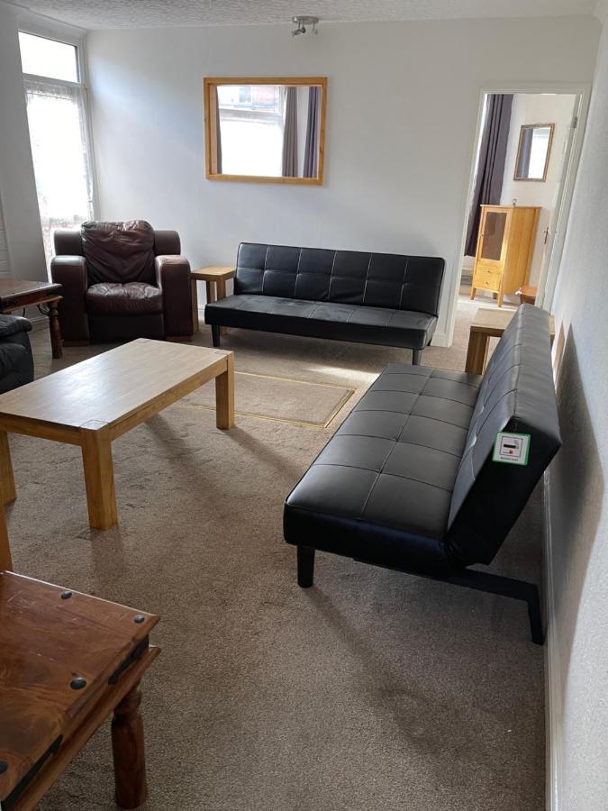 Spacious, Sleeps 17, 3 Bathrooms, Parking, Mansfield Eksteriør bilde