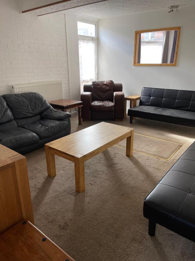 Spacious, Sleeps 17, 3 Bathrooms, Parking, Mansfield Eksteriør bilde