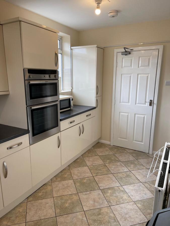 Spacious, Sleeps 17, 3 Bathrooms, Parking, Mansfield Eksteriør bilde