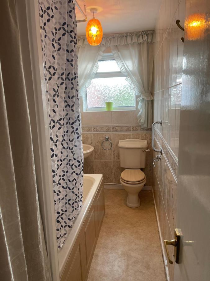 Spacious, Sleeps 17, 3 Bathrooms, Parking, Mansfield Eksteriør bilde