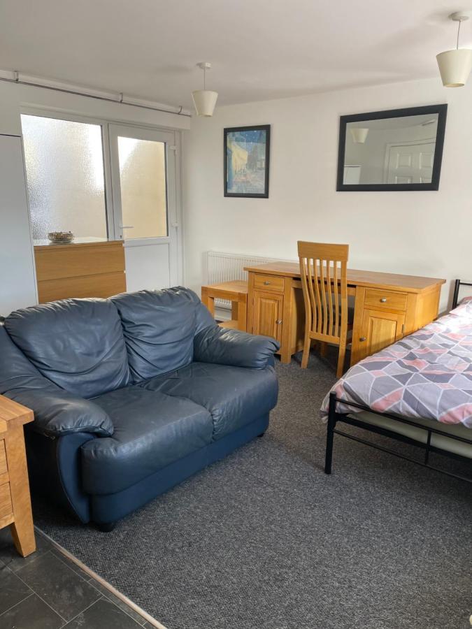 Spacious, Sleeps 17, 3 Bathrooms, Parking, Mansfield Eksteriør bilde