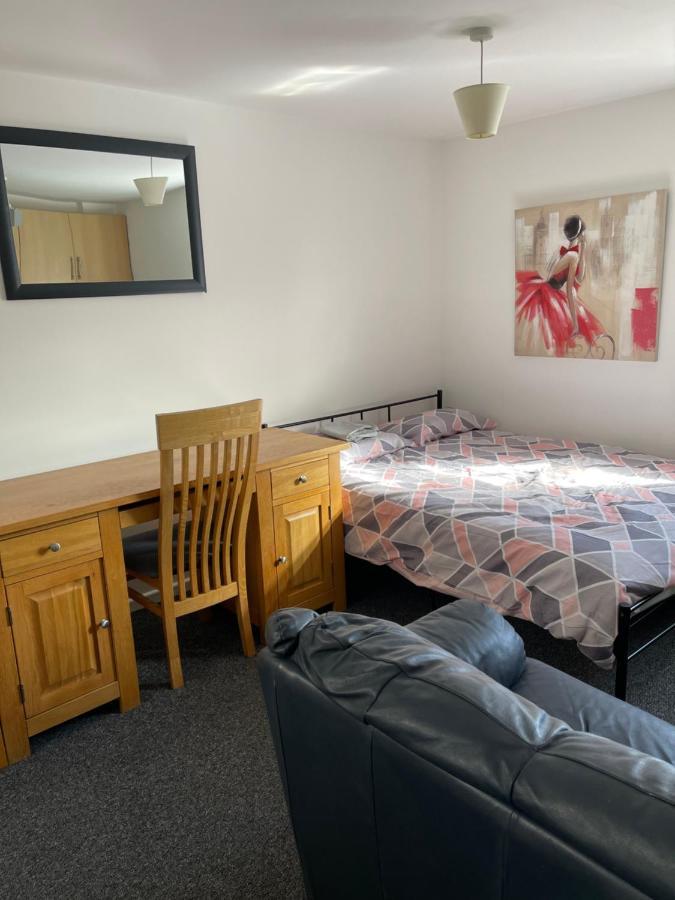 Spacious, Sleeps 17, 3 Bathrooms, Parking, Mansfield Eksteriør bilde