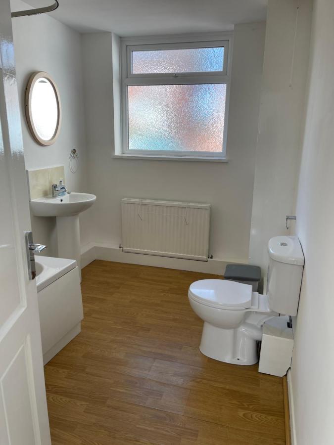 Spacious, Sleeps 17, 3 Bathrooms, Parking, Mansfield Eksteriør bilde