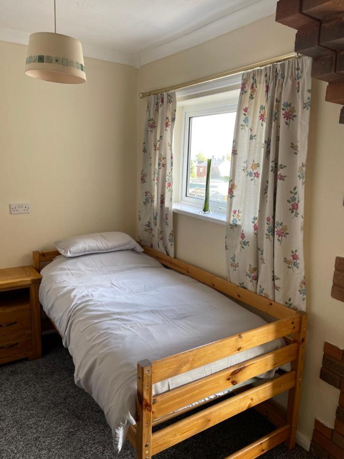 Spacious, Sleeps 17, 3 Bathrooms, Parking, Mansfield Eksteriør bilde